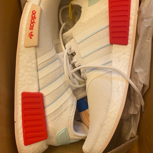 NWT! NMD R1 Running Shoe - Picture 3 of 3